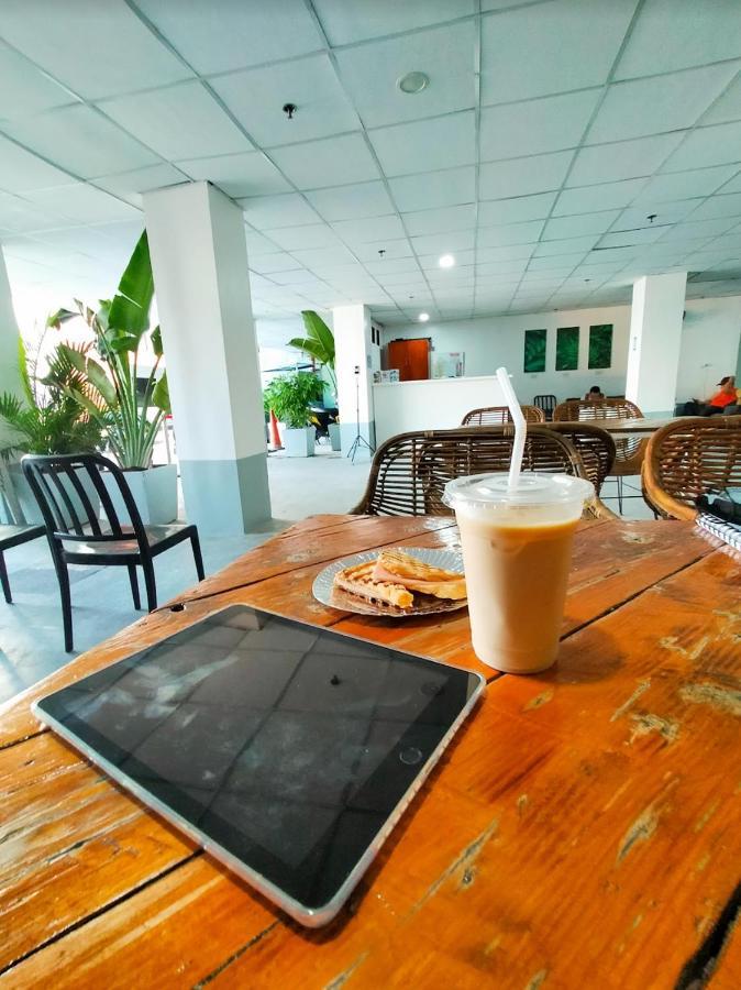 Pasay Centrale Hotel Ngoại thất bức ảnh